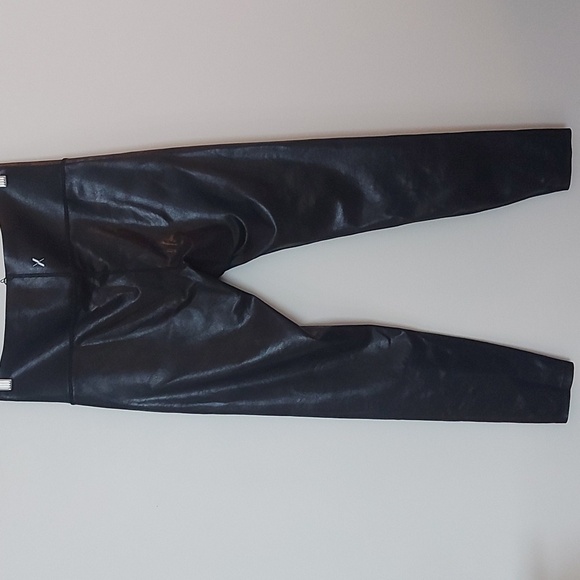 NWT Knix Your Birds Papaya Sculpt Leggings Faux Leather Black Size Large - Picture 4 of 9